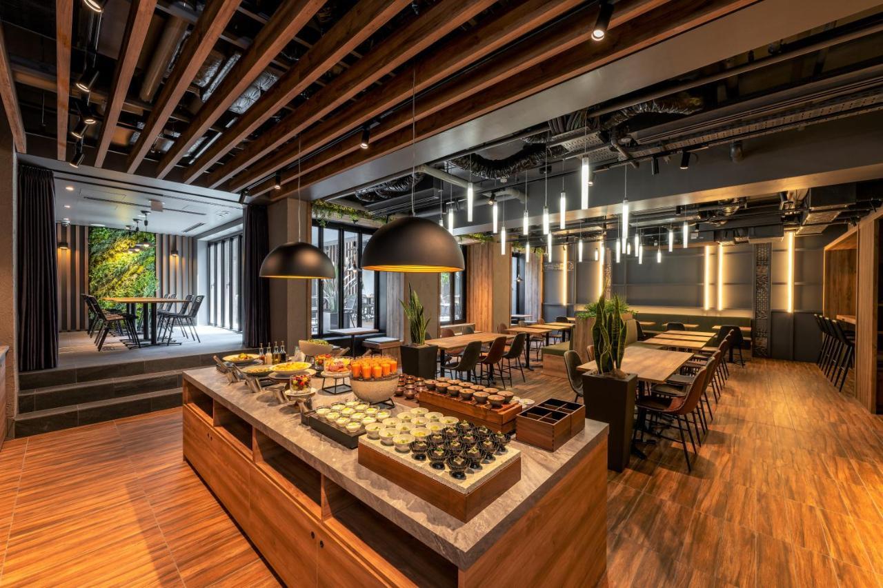 โรงแรม Amanek Shinjuku Kabukicho 3*